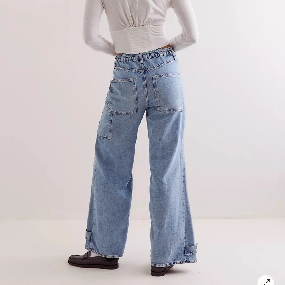 Free people CRVY outlaw Women's Light Blue Wide-Leg Jeans size Small NWOT - Picture 2 of 15